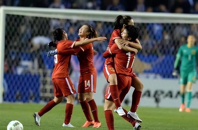 雷速官网-国家队女足比赛连胜，球员士气高涨