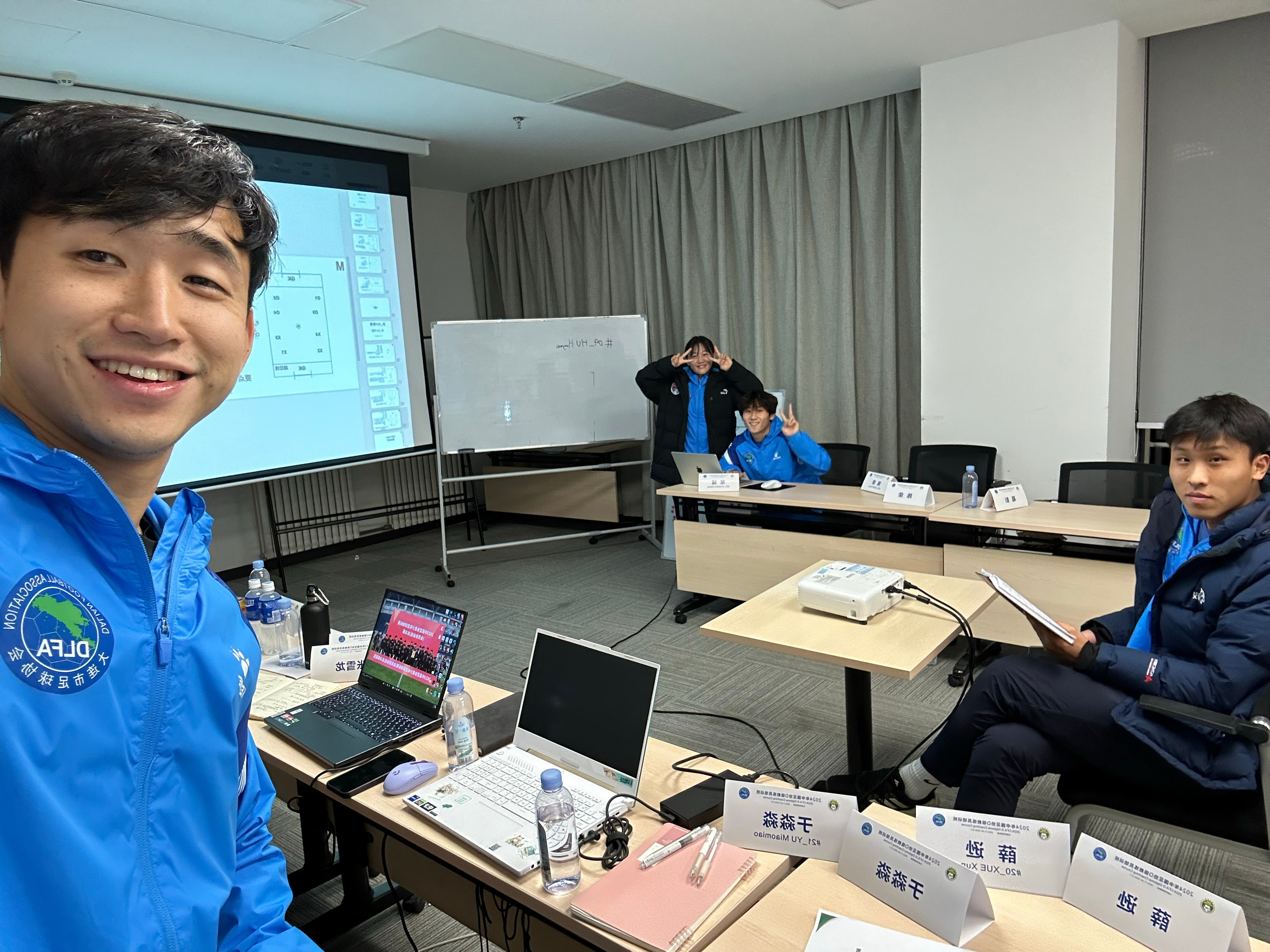 日本俱乐部教练荣膺国际比赛最佳教练