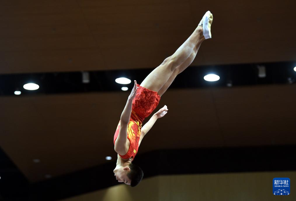 美国选手取得女子体操蹦床冠军