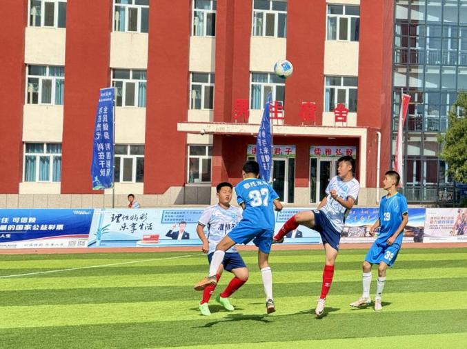 狮鹫队客场取胜，关键时刻稳住局面