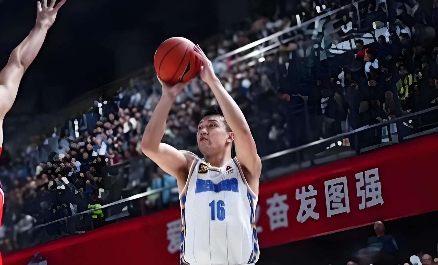 天津男篮大胜辽宁队，取得关键胜利