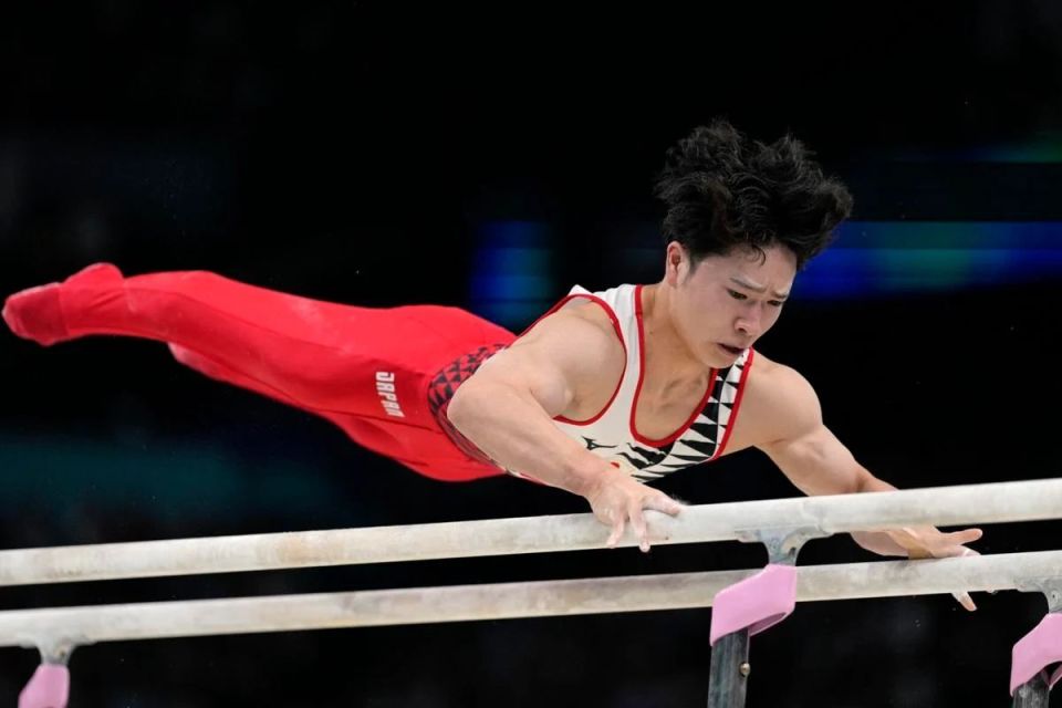 日本运动员实力较量，夺得铜牌