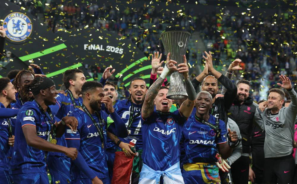 雷速官网-切尔西面对挑战，全队奋勇拼搏向冠军进发